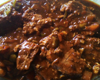 Lombo com cerveja preta e creme de cebola