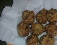 Bolinho de arroz recheado com queijo