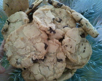 Cookie de chocolate com gotas de chocolate