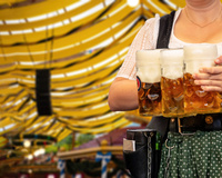 Oktoberfest Blumenau 2023 terá muita cerveja, música típica e concurso para realeza; veja programação completa