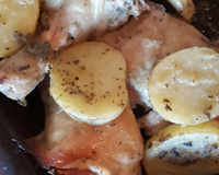Coxa de galinha com batatas no forno