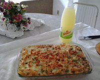 Macarrão com requeijão e peito de peru