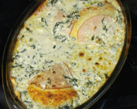 Lasanha de espinafre, ricota e peito de peru