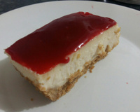 Cheesecake com geleia de framboesas