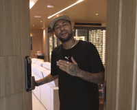 O refúgio de Neymar na Costa Verde do Rio vai muito além de uma mansão: propriedade de  10 mil m² é cercada pela natureza, tem campo de futebol, piscinas, quadras esportivas, adega, heliponto exclusivo e até kartódromo