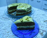 Bolo de chocolate com mousse de maracujá