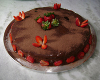 Bolo trufado de morango