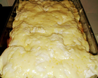 Coxa e sobrecoxa ao molho de tomate e molho branco