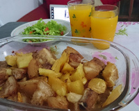 Costelinha de porco com mandioca