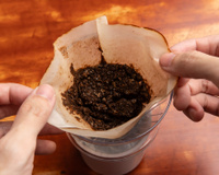 4 utilidades incríveis da borra de café na cozinha