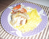 Medalhão de filé mignon ao molho de requeijão e batata palha