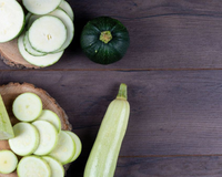 A abobrinha é boa, bonita e barata, mas tem um grande inconveniente quando cozida: como fazer para não soltar tanta água