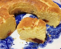 Bolo de fubá com goiabada