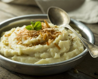 Quer variar o purê de sempre? Essa versão com batata-doce é cremosa e vai deixar suas refeições ainda mais gostosas