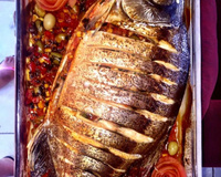 Peixe assado com recheio