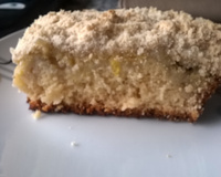 Cuca de banana com farofa