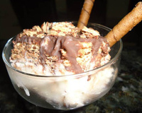 Torta de brigadeiro, sorvete e bis