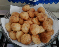 Bolinho de chuva salgado diferente