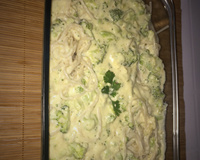 Espaguete ao molho branco com brócolis