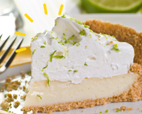 Tortinha vegana de limão e merengue: receita com coalhada de limão caseira e crostinha doce é um sonho para os amantes de limão