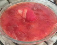 Manjar de coco com calda de morango