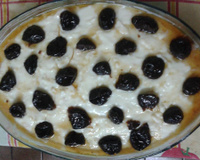 Manjar branco com calda de ameixas