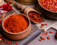 Páprica doce, picante ou defumada? Confira quando usar cada uma