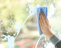 Pra fazer em casa: é só misturar amaciante e água e nunca mais compre esse item no mercado