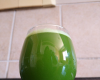 Suco de couve com laranja e gengibre