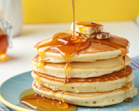 Panqueca americana fofinha para começar o domingo com aquele café da manhã de filme