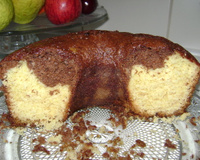 Bolo com casca de laranja e chocolate