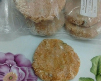 Hambúrguer de frango com cenoura para congelar