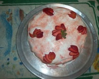 Bolo de morango e marshmallow