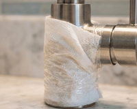 Colocar uma folha de papel-toalha com vinagre na base da torneira: TudoGostoso explica por que é recomendado e para que serve