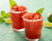 Raspadinha alcoólica: aprenda a fazer esse drink refrescante