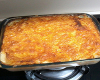 Arroz escondidinho com frango e queijo