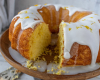 Se a vida te der tangerinas faça esse bolo fofinho com cobertura crocante que vai deixar todo mundo com água na boca