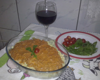 Talharim à bolonhesa com creme de leite