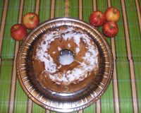 Bolo de maçã com nozes