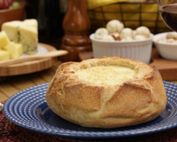 Sopa creme de queijos no pão italiano