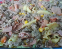 Macarrão cremoso com carne moída