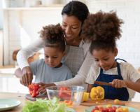 Veja 5 acessórios para você cozinhar com as crianças de maneira mais divertida e com segurança