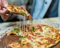 Acabei de fazer essa receita de pizza de liquidificador e ficou muito boa, sextou!
