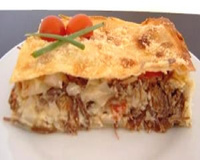 Torta de mandioca com carne seca