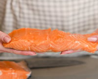 Como tirar o cheiro de peixe das mãos: truques simples e rápidos que realmente funcionam