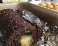 Bolo de carne moída recheado com presunto e mussarela