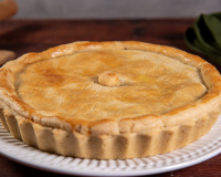 Todo mundo fala que meu empadão de frango tem a massa perfeita, o que ninguém sabe é o truque que aprendi com um especialista em salgados