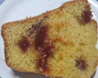 Bolo de fubá com goiabada