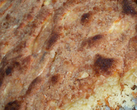 Cuca de banana com farofa