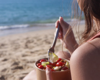 Nem dieta da moda, nem estética: o truque simples das 5 cores no prato que ajuda seu corpo no calor do verão